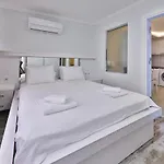 Yaz Aparthotel